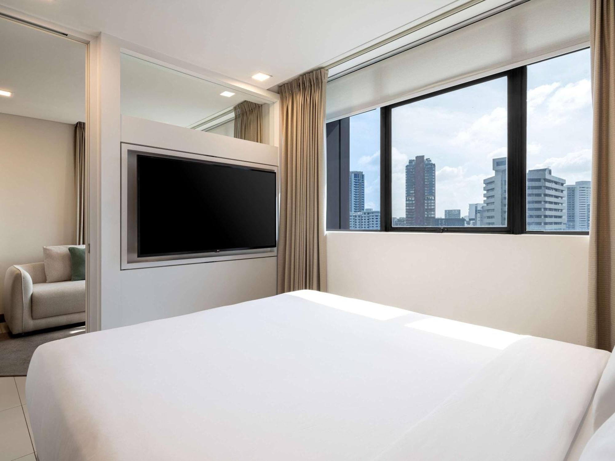 Novotel Living Singapore Orchard Экстерьер фото